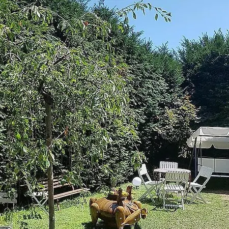 Sleeps 2 With Air Con